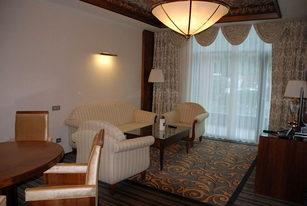 Metropolis Hotel Bistriţa Exterior foto